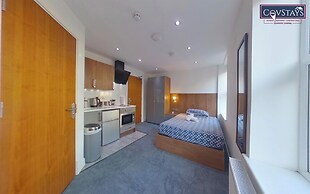 Victoria House by CovStays