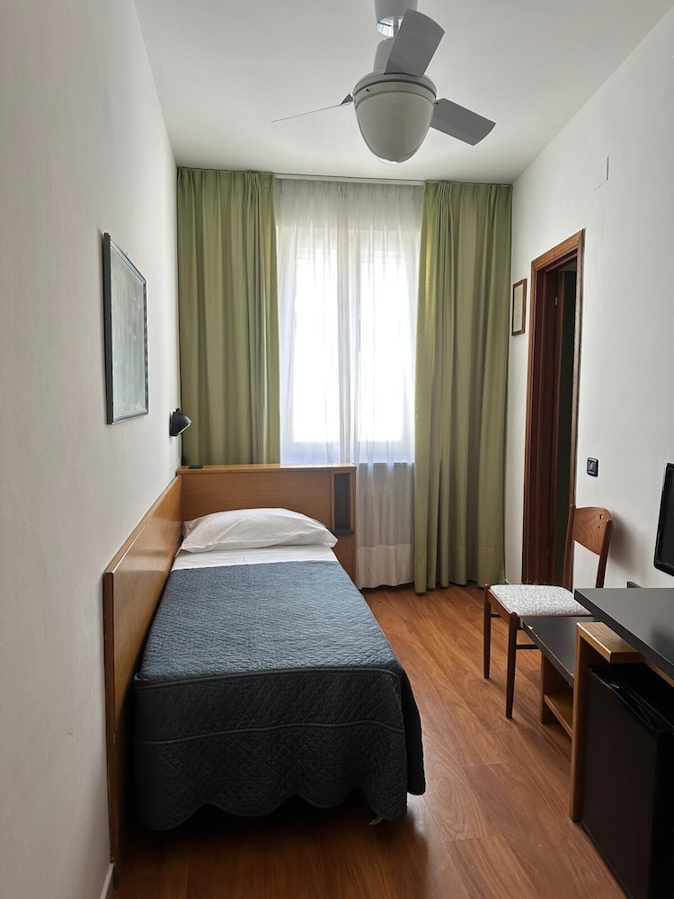 HOTEL ROMA ASSISI