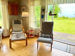 Cozy Seaside Getaway in Grankullavik