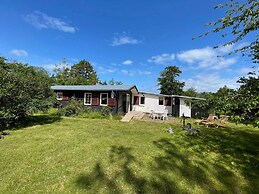 Cozy Seaside Getaway in Grankullavik