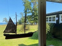 Cozy Seaside Getaway in Grankullavik