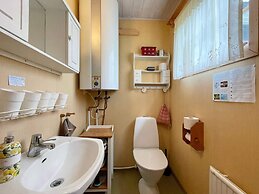 Cozy Seaside Getaway in Grankullavik