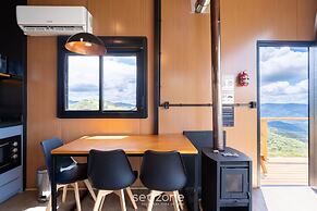Charming Chalet With Fireplace and hot Tub! Vst044