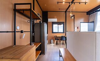 Charming Chalet With Fireplace and hot Tub! Vst044