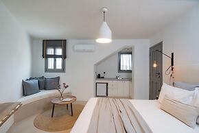 Chora Kythnos Suites