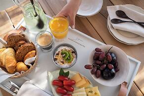 Chora Kythnos Suites