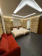 VillaRosa Luxury Boutique