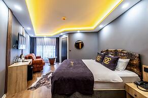 Viv City Hotel