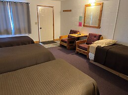 Lakeroad Lodge Motel & Charters