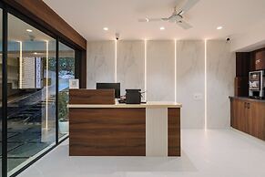 Hotel Saffron Groves