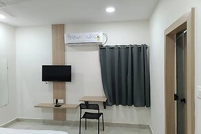 Hotel Saffron Groves