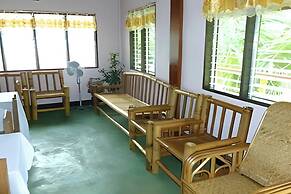 D & A Seaside Cottages