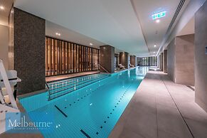 Melbourne Private Apartments - Stadium and Harbour Views