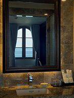 The Room Hotel - Starbucks