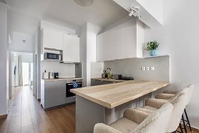 Les Nuances de Blue 1-BR Apt in Athens