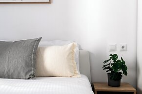 Les Nuances de Blue 1-BR Apt in Athens