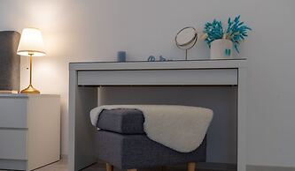 MoHost Properties