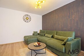 MoHost Properties