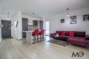 MoHost Properties