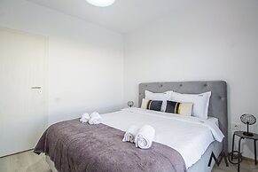 MoHost Properties