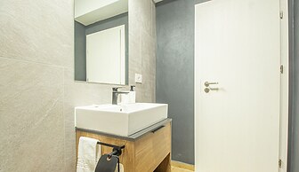 MoHost Properties
