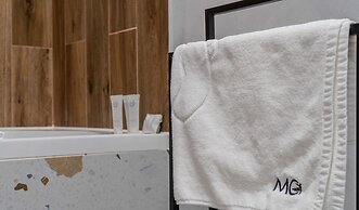 MoHost Properties