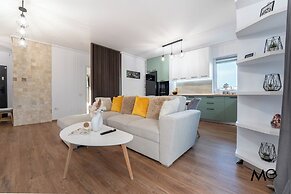 MoHost Properties