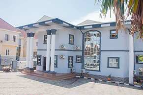 Correct Residence & Resort