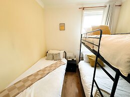 Attractive Wembley Stadium Maisonette