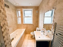 Attractive Wembley Stadium Maisonette