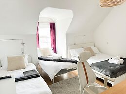 Attractive Wembley Stadium Maisonette