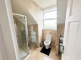 Attractive Wembley Stadium Maisonette