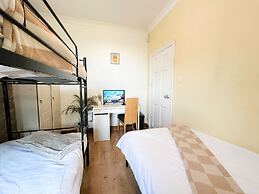 Attractive Wembley Stadium Maisonette