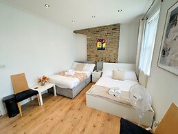 Attractive Wembley Stadium Maisonette