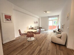 Pink Alta Apartment With Pool