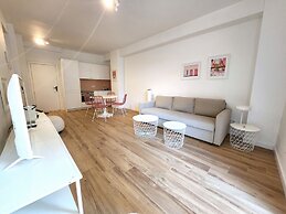 Pink Alta Apartment With Pool