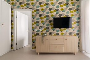 w Refined 1BR Steps From Milan s Cultural Core