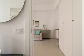 w Refined 1BR Steps From Milan s Cultural Core