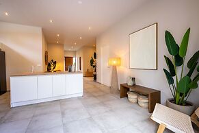 Chic 3BR Apartment Mambo Beach Area Stay