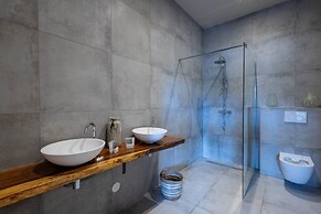 Chic 3BR Apartment Mambo Beach Area Stay