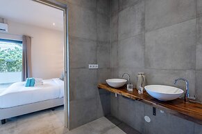 Chic 3BR Apartment Mambo Beach Area Stay
