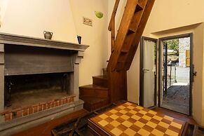 w Historic Tower w Private Pool Near Florence