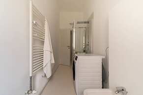 w Stylish 2BR Near Navigli City Landmarks