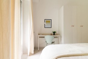 w Stylish 2BR Near Navigli City Landmarks