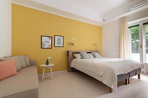 w Stylish 2BR Near Navigli City Landmarks