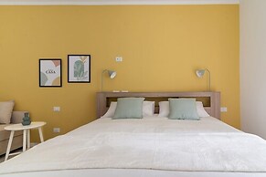 w Elegant 3BR Near Milan Center