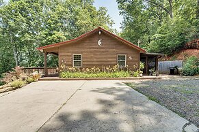 Screened Porch, Deck + Mtn Views: Andrews Retreat!