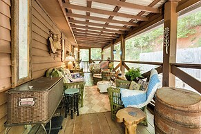 Screened Porch, Deck + Mtn Views: Andrews Retreat!