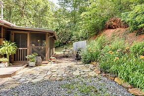 Screened Porch, Deck + Mtn Views: Andrews Retreat!