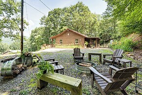 Screened Porch, Deck + Mtn Views: Andrews Retreat!